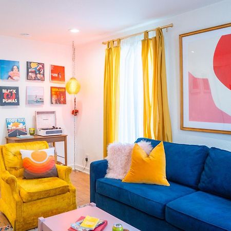 Stylish, Artsy Bungalow Central Eastside Austin Eksteriør bilde