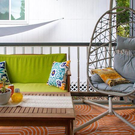 Stylish, Artsy Bungalow Central Eastside Austin Eksteriør bilde