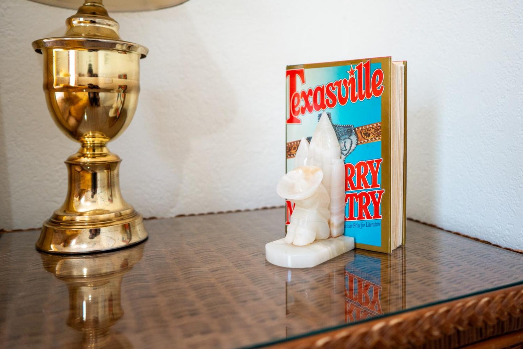 Stylish, Artsy Bungalow Central Eastside Austin Eksteriør bilde