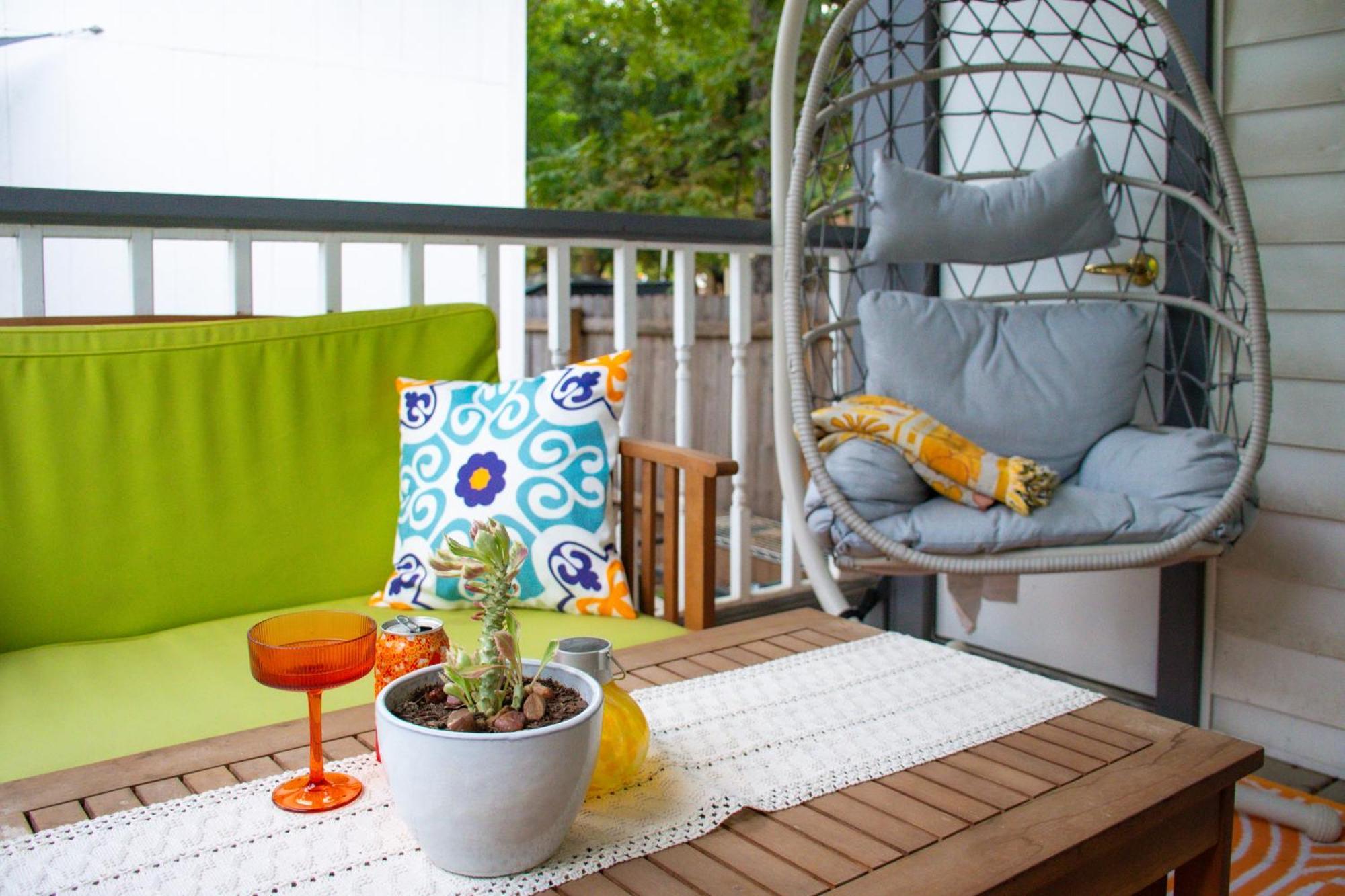 Stylish, Artsy Bungalow Central Eastside Austin Eksteriør bilde
